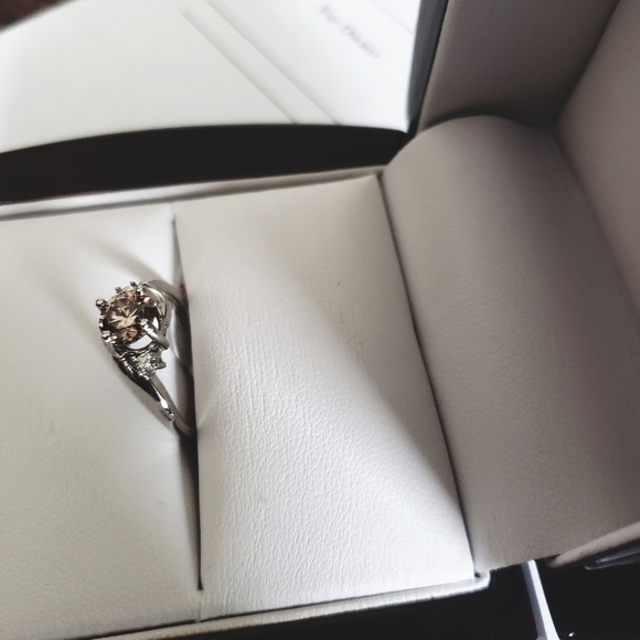 Diamond rings - Picture 3 of 3